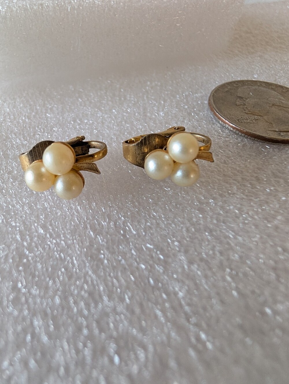 Vintage Gold Pearl Cluster Clip-On Earrings - Ivory Pearls